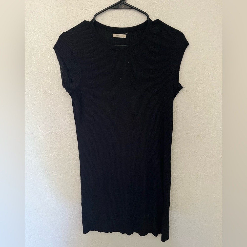 Black cotton cap sleeved minidress